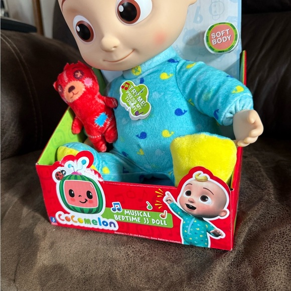 Cocomelon Musical Bedtime JJ Doll Plush Toy with Teddy Bear Size 18M Soft Body - Picture 3 of 6